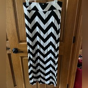 Black and White Zig Zag Maxi Skirt